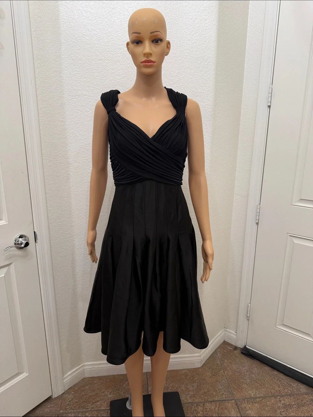 Tadashi Collection Black Sleeveless V-Neck Pleated Midi Dress Sz 6 Draped Bodice